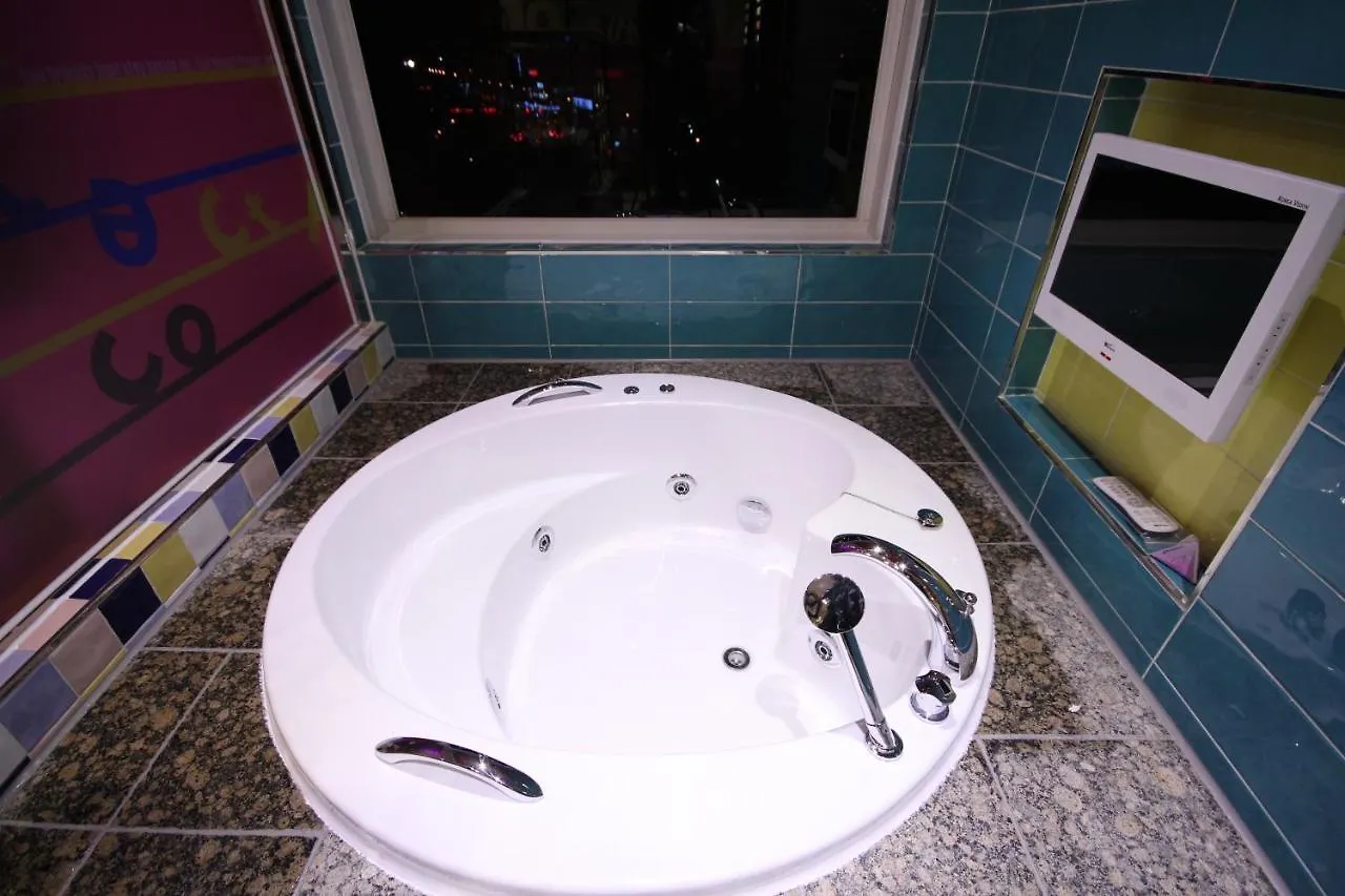 Vov Hotel Busan 2*,